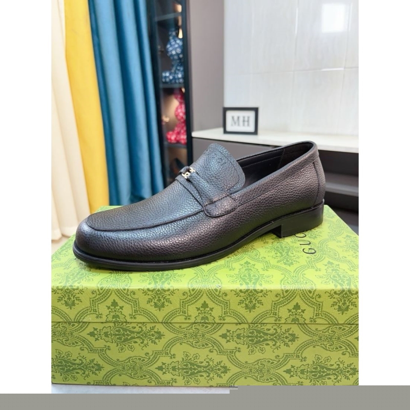 G*u*i leather shoes